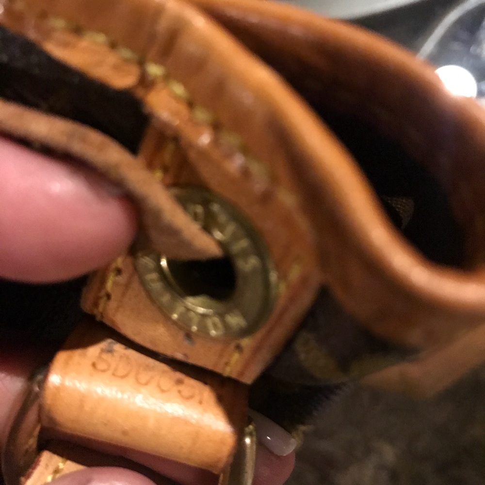 LV Handbag - Picture 6 of 7